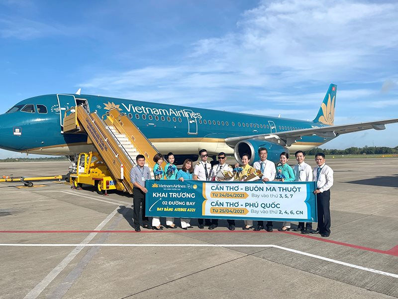 Đây là lần đầu tiên Vietnam Airlines khai thác 5 đường bay kết nối Phú Quốc với Thanh Hóa, Nha Trang, Huế, Buôn Ma Thuột và Cần Thơ